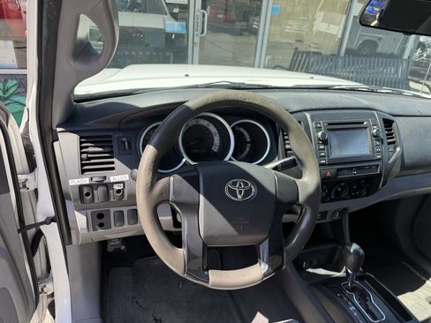 Used 2013 Toyota Tacoma 2WD Access Cab image 9