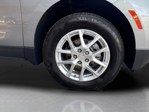 Used 2023 Chevrolet Equinox LT AWD/4WD image 2