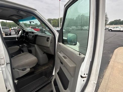 Used 2013 Ford E-250 and Econoline 250 w/ PWR Group RWD image 7