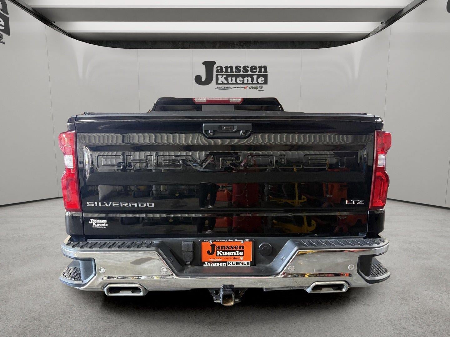 Used 2022 Chevrolet Silverado 1500 LTZ w/ LTZ Convenience Package II AWD/4WD image 4