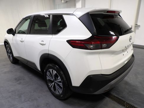 Used 2022 Nissan Rogue SV FWD image 6