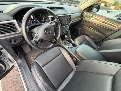 Used 2019 Volkswagen Atlas SE w/ Panoramic Sunroof Package image 7