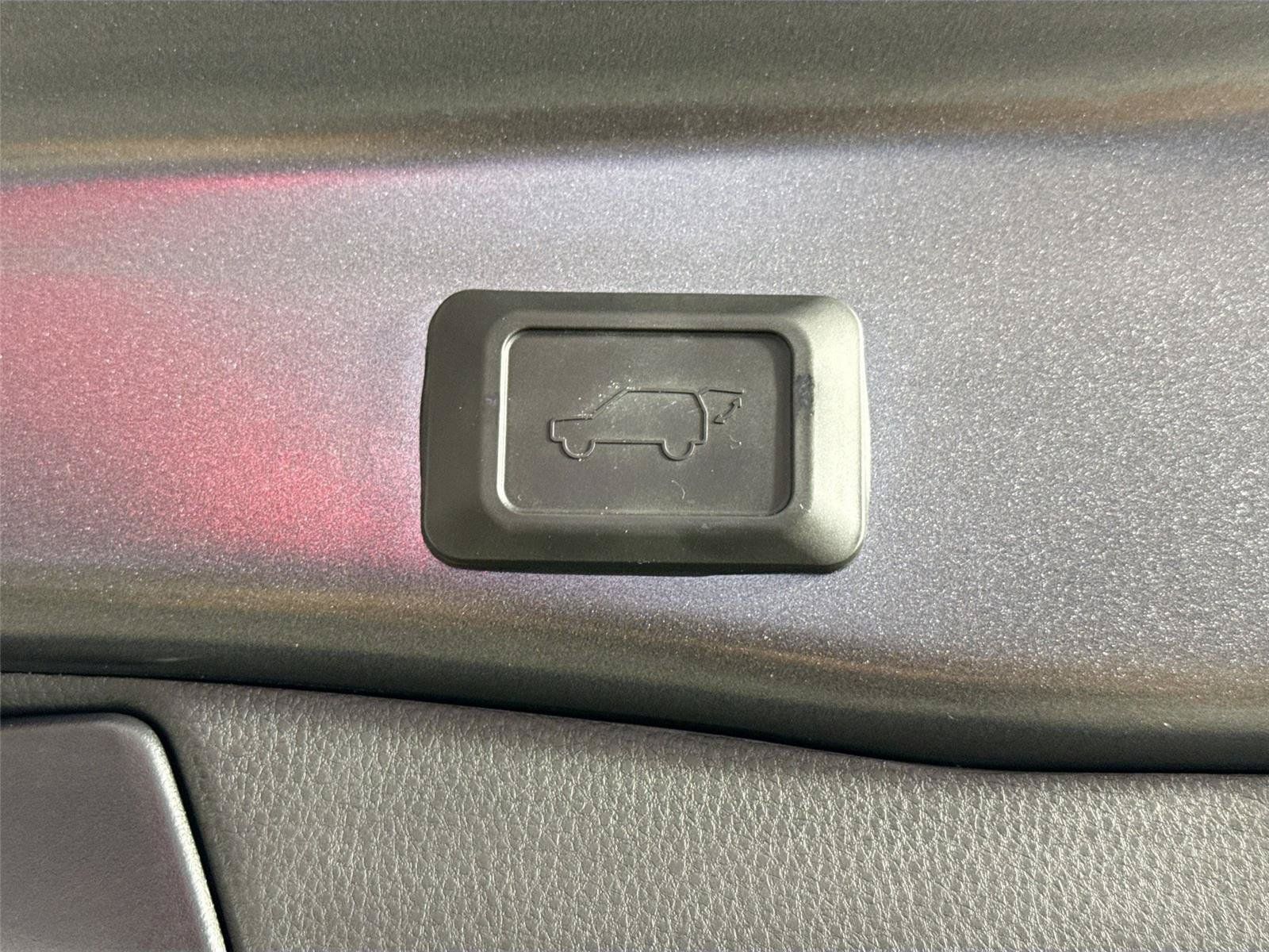Certified 2025 Toyota RAV4 XLE Premium FWD image 40