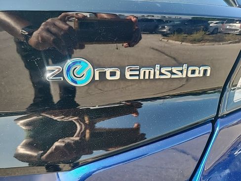 Used 2022 Nissan Leaf SV Plus FWD image 11