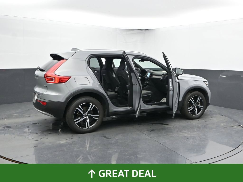 Used 2025 Volvo XC40 B5 Core AWD/4WD image 50