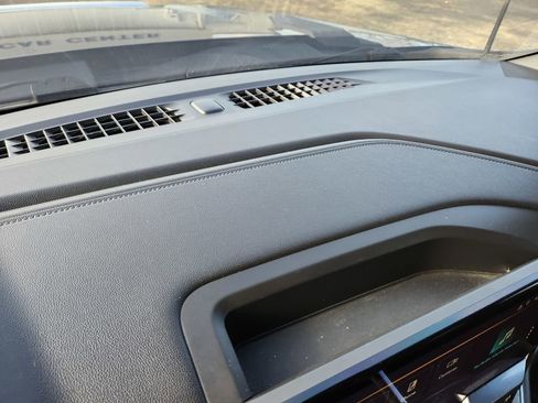 Used 2024 Chevrolet Silverado 2500 LTZ w/ LTZ Convenience Package image 8