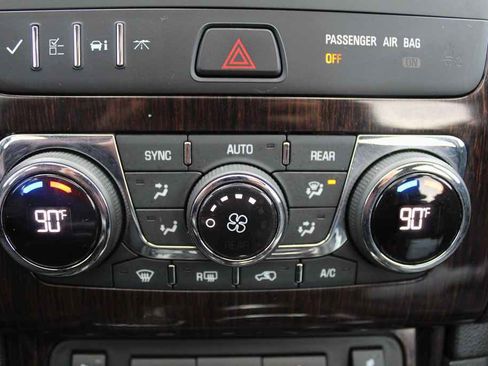 Used 2017 Chevrolet Traverse LT image 22