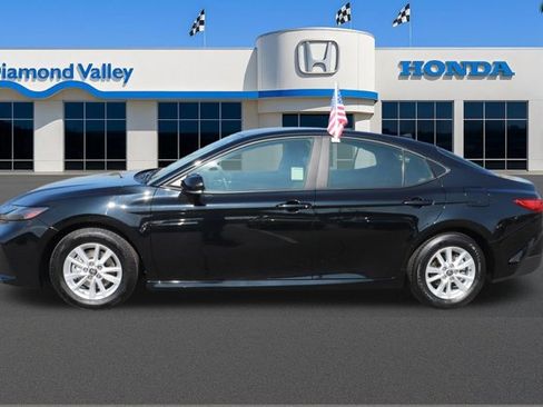 Used 2025 Toyota Camry LE image 9