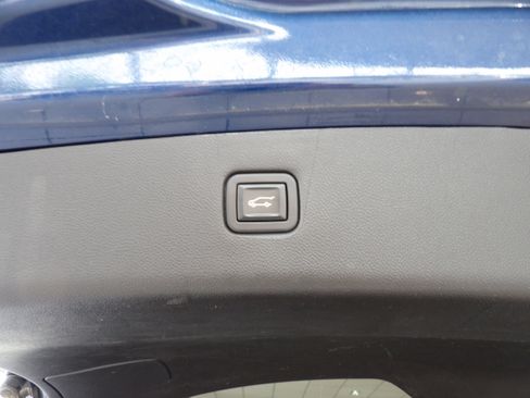 Used 2022 Chevrolet Blazer LT AWD/4WD image 19