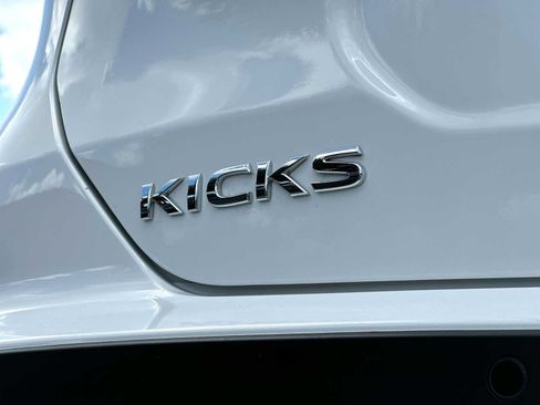 Used 2022 Nissan Kicks S FWD image 15