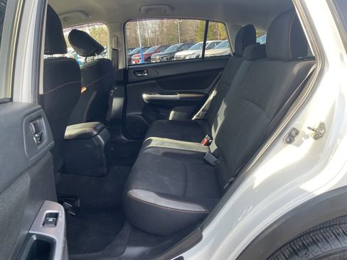 Used 2017 Subaru Crosstrek 2.0i Premium image 24