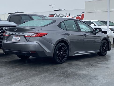 Certified 2025 Toyota Camry SE image 3