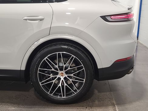 New 2026 Porsche Cayenne Coupe image 35