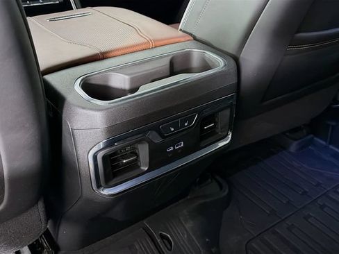 Used 2025 GMC Sierra 3500 Denali Ultimate AWD/4WD image 32