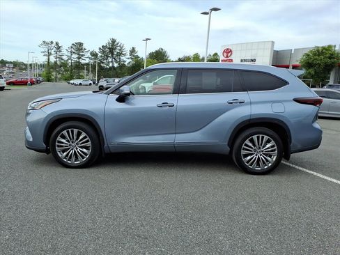 Used 2024 Toyota Highlander Platinum AWD/4WD image 14