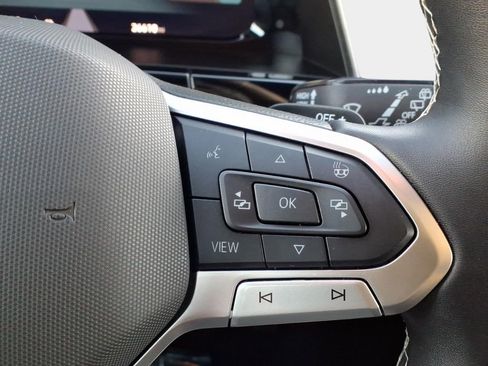 Used 2024 Volkswagen Atlas Cross Sport SE image 22