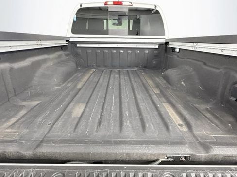 Used 2024 Nissan Frontier SV w/ SV Convenience Package RWD image 24