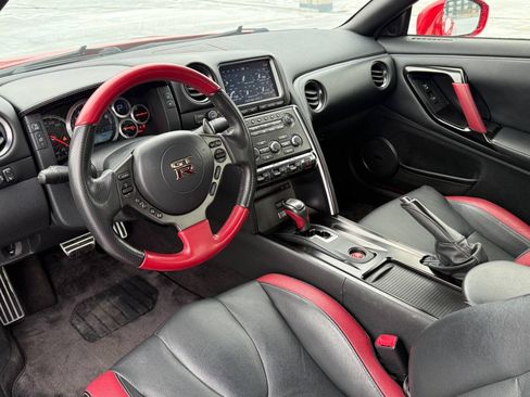 Used 2015 Nissan GT-R Black Edition AWD/4WD image 2