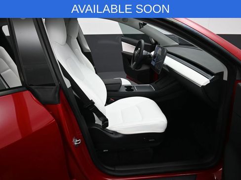 Used 2021 Tesla Model Y Long Range AWD/4WD image 31