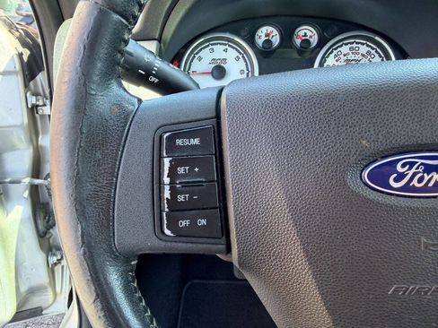 Used 2009 Ford Focus SES FWD image 14