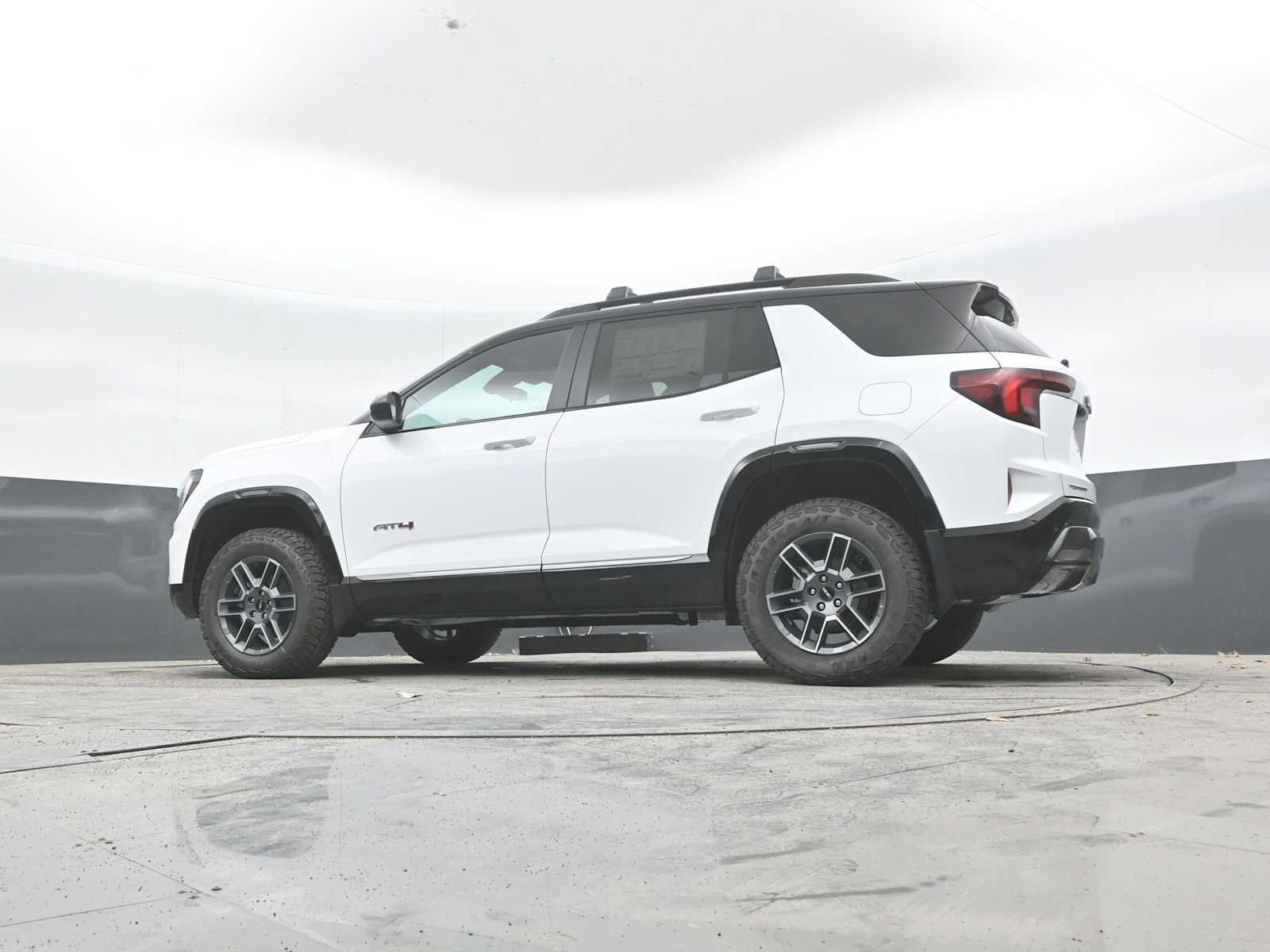 New 2027 GMC Terrain AT4 w/ LPO, Hit The Road Package AWD/4WD image 39