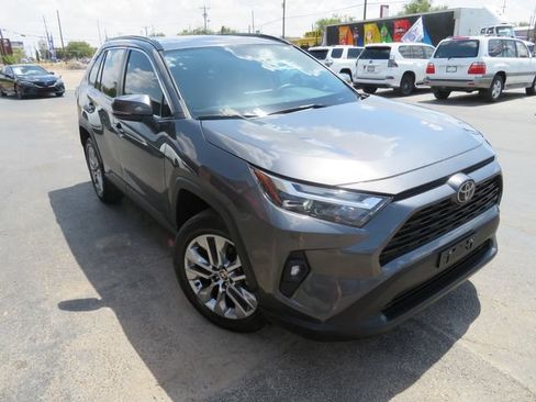 Used 2022 Toyota RAV4 XLE Premium FWD image 3