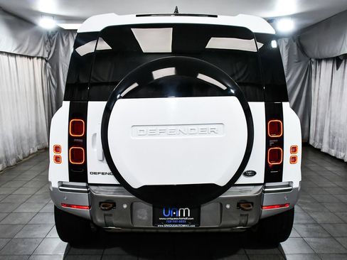 Used 2023 Land Rover Defender 110 S AWD/4WD image 5