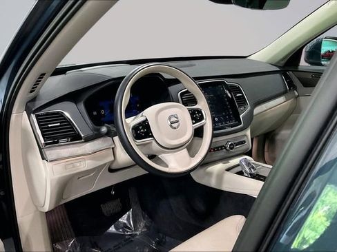 Certified 2024 Volvo XC90 T8 Ultimate w/ Protection Package Premier AWD/4WD image 17