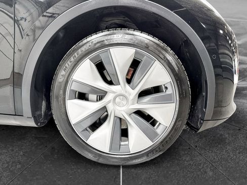 Used 2020 Tesla Model Y Long Range AWD/4WD image 33
