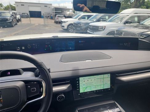 New 2026 Lincoln Navigator Reserve AWD/4WD image 37