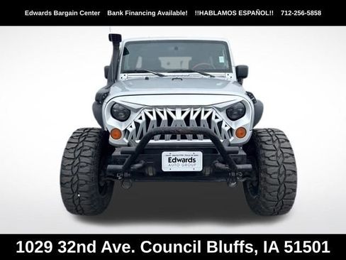Used 2007 Jeep Wrangler Unlimited Sahara w/ Dual Top Group AWD/4WD image 2