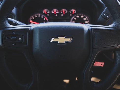 Used 2021 Chevrolet Silverado 1500 Custom image 11