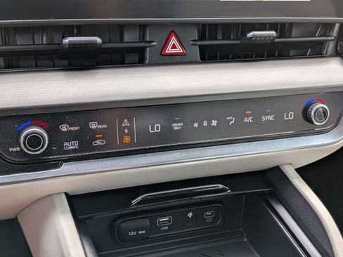 Used 2025 Kia Sportage EX w/ EX Premium Package image 22