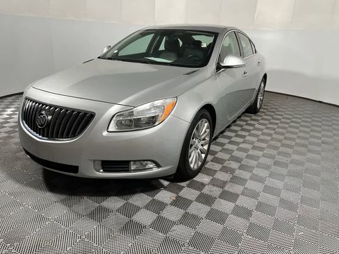 Used 2013 Buick Regal Premium FWD image 4