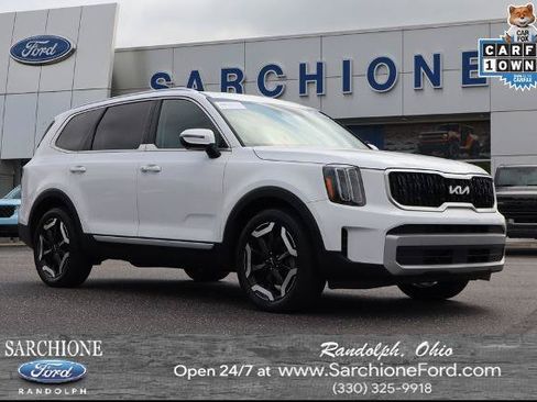 Used 2023 Kia Telluride EX w/ EX Captain's Chair Package AWD/4WD image 1