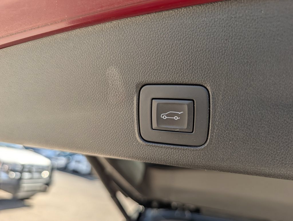 Used 2023 Chevrolet TrailBlazer RS w/ Sun and Liftgate Package AWD/4WD image 31