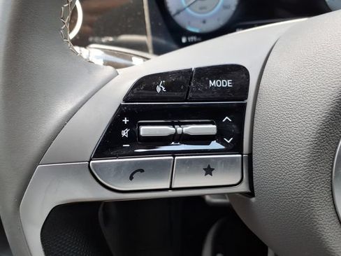 Certified 2025 Hyundai Elantra SEL FWD image 24