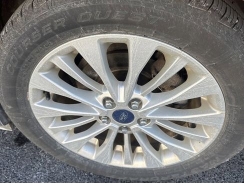 Used 2017 Ford C-MAX Energi SE w/ Equipment Group 402A image 4