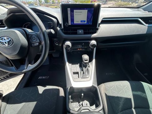Used 2023 Toyota RAV4 XLE AWD/4WD image 18