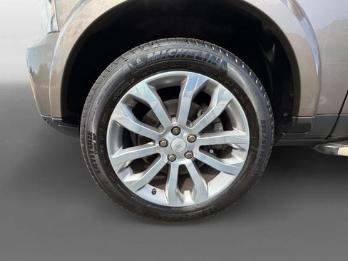 Used 2016 Land Rover LR4 HSE LUX image 32