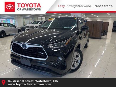 Certified 2021 Toyota Highlander LE AWD/4WD image 1