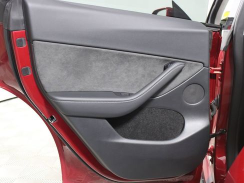 Used 2024 Tesla Model Y Long Range image 17