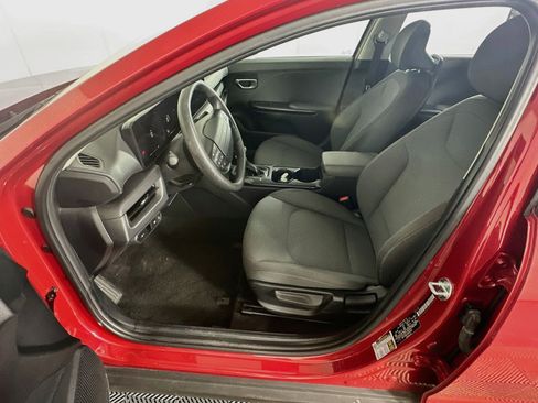 Used 2025 Kia K4 FWD image 13