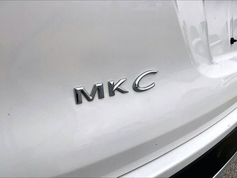 Used 2017 Lincoln MKC Select image 21