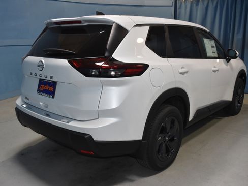 New 2026 Nissan Rogue SV w/ Cold Weather Package FWD image 22