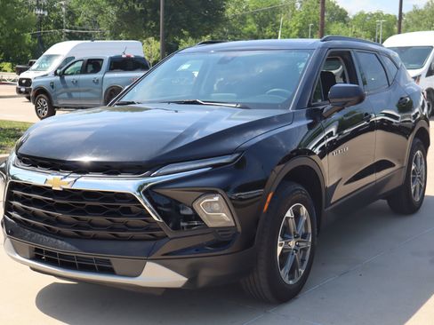 Used 2024 Chevrolet Blazer LT w/ Convenience Package FWD image 7