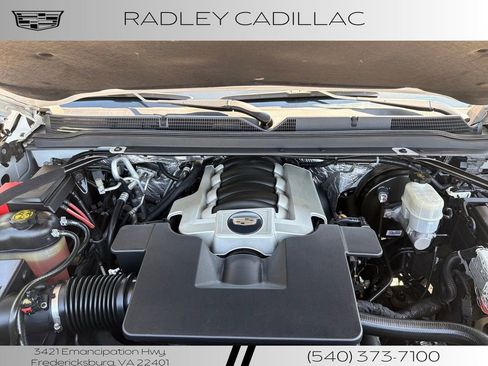Used 2017 Cadillac Escalade ESV Luxury AWD/4WD image 13