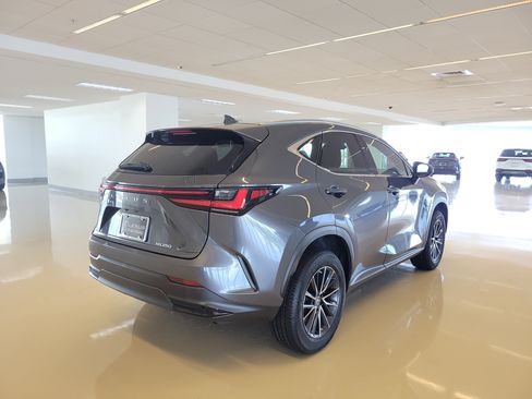 Used 2023 Lexus NX 250 FWD w/ Towing Package (2000 Lbs) image 8
