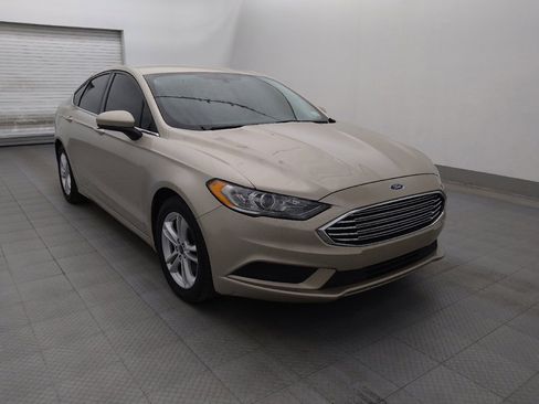 Used 2018 Ford Fusion SE w/ Fusion SE Technology Package FWD image 13