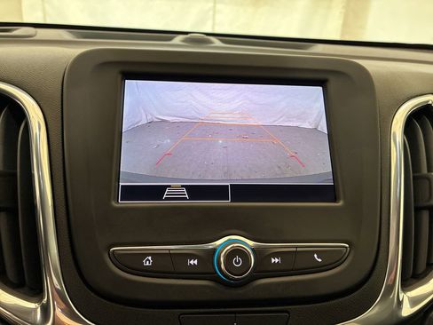 Used 2023 Chevrolet Equinox LT FWD image 29